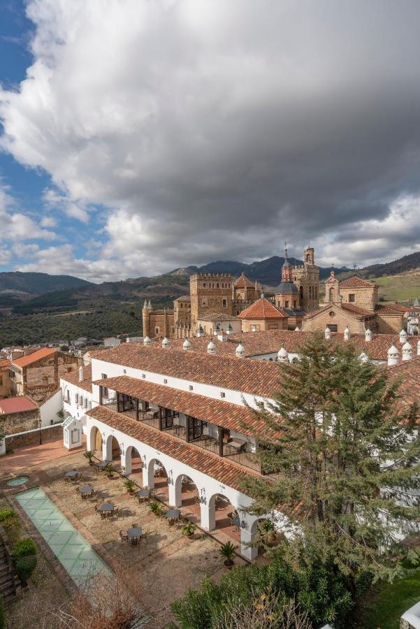 Parador De Guadalupe Guadalupe  Eksteriør bilde