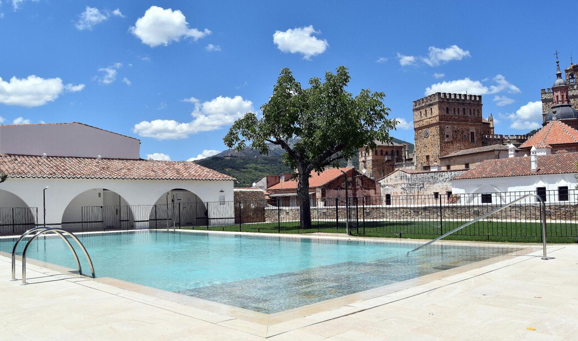 Parador De Guadalupe Guadalupe  Eksteriør bilde